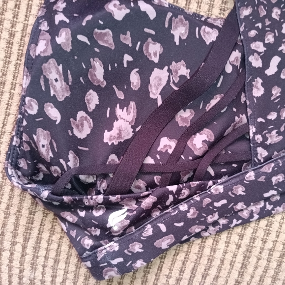 🆕Fabletics | Kessler Sports Bra II Medium Impact in Shadow Sauvage Size XL - Picture 6 of 9